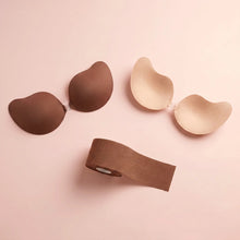 The Strapless Set in Cocoa - the Invisible Bra with the Statement Bra and body tape